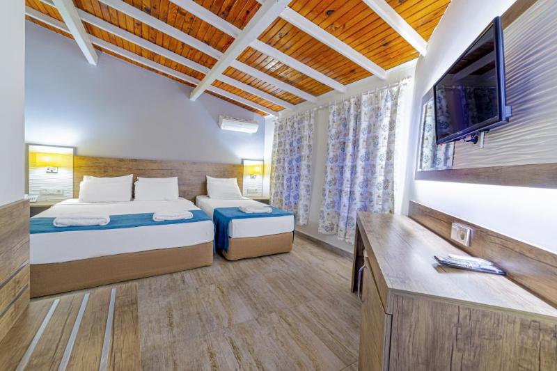 La Finca Hotel image