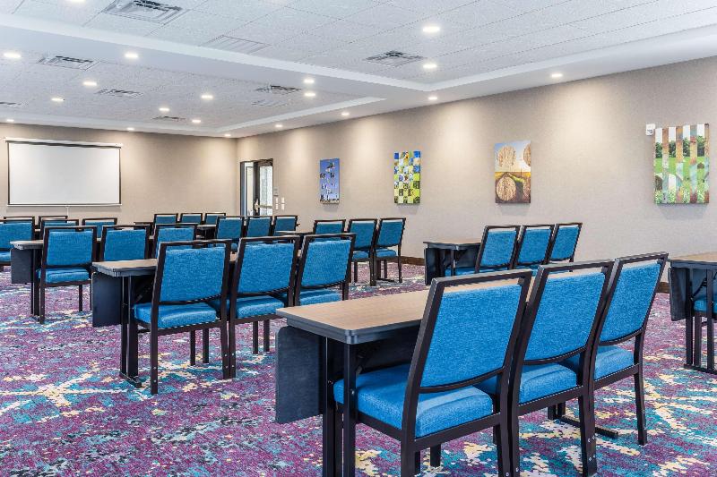 Hampton Inn And Suites Guymon image