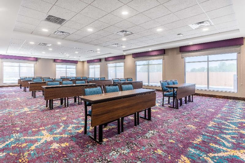 Hampton Inn And Suites Guymon image
