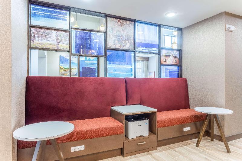 Hampton Inn And Suites Guymon image