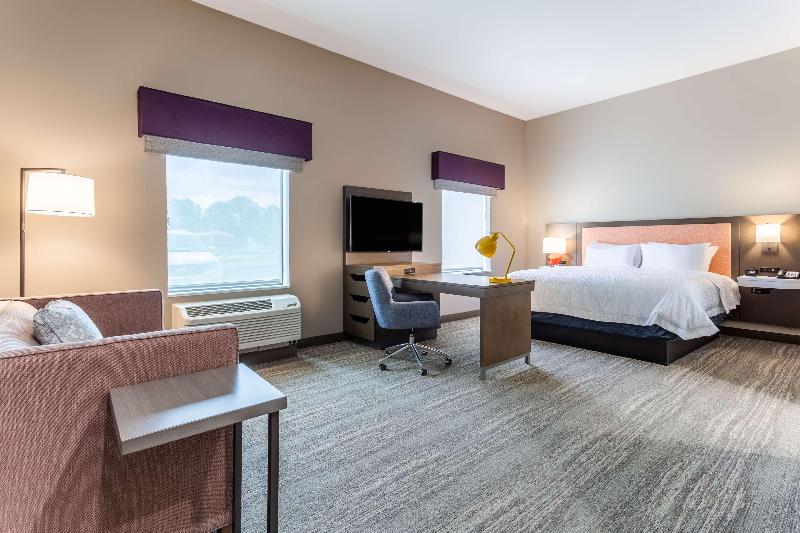 Hampton Inn And Suites Guymon image