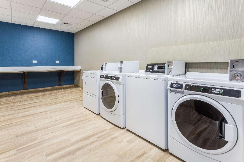 Hampton Inn And Suites Guymon image
