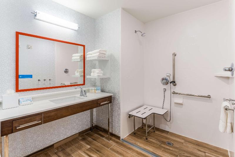 Hampton Inn And Suites Guymon image