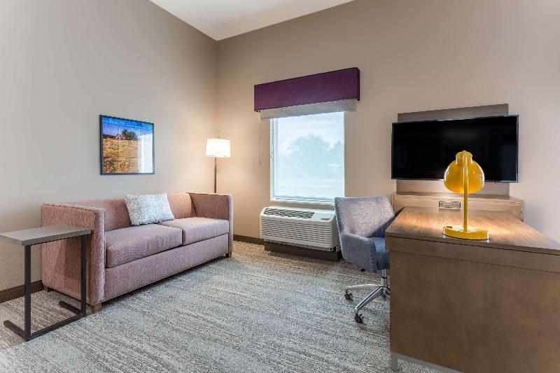 Hampton Inn And Suites Guymon image