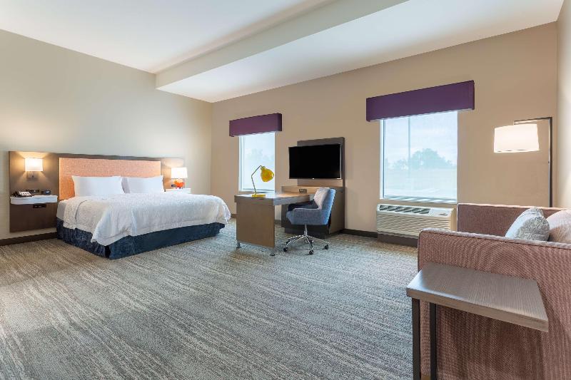 Hampton Inn And Suites Guymon image