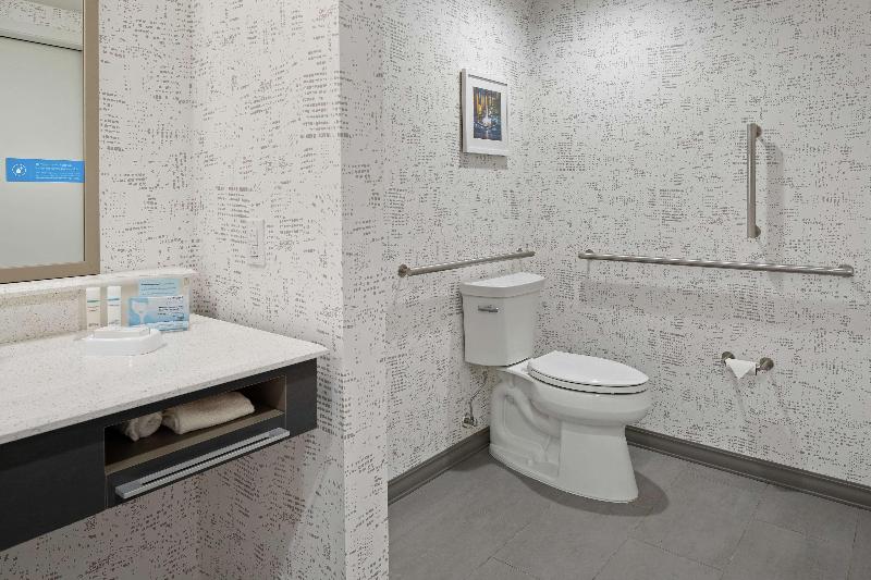 Hampton Inn & Suites Cranberry Pittsburgh image