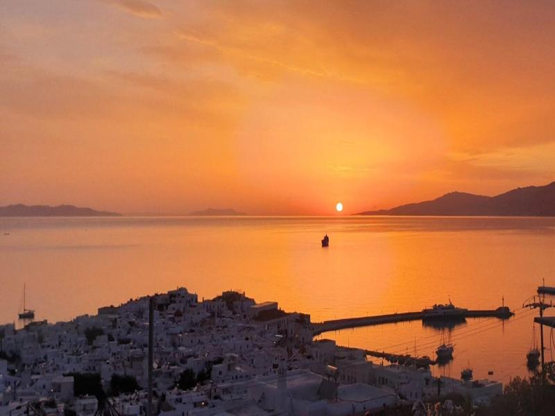 Mykonian Breeze