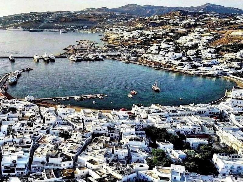 Mykonian Breeze