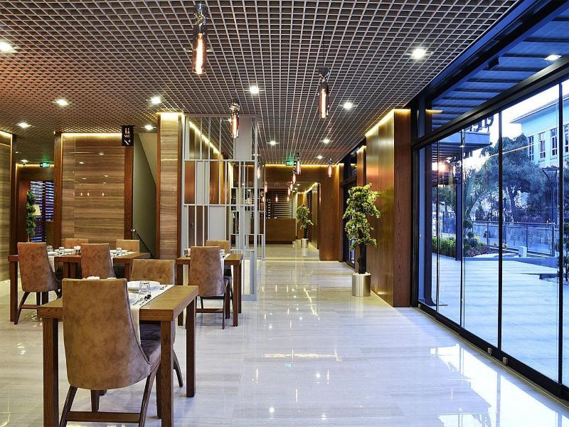 The Elegant Hotel image
