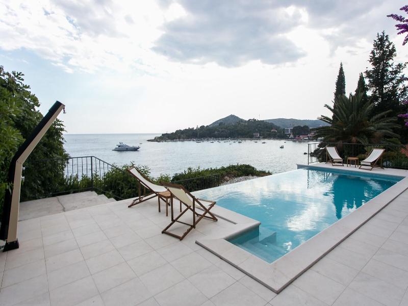 Apartments Villa Mirjana image