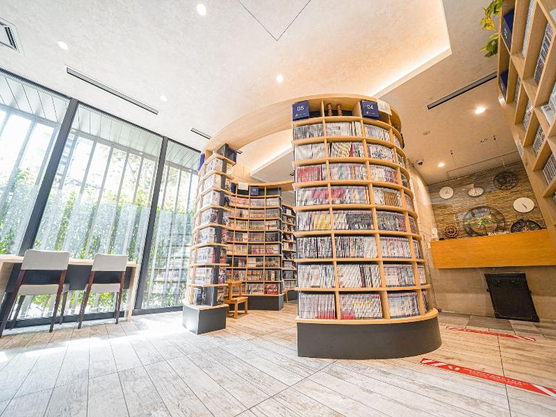 QUINTESSA Tokyo Haneda Comic & Books image