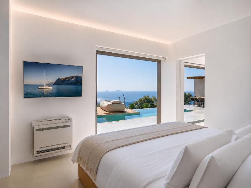 Santorini Heights image