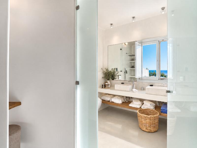 Santorini Heights image
