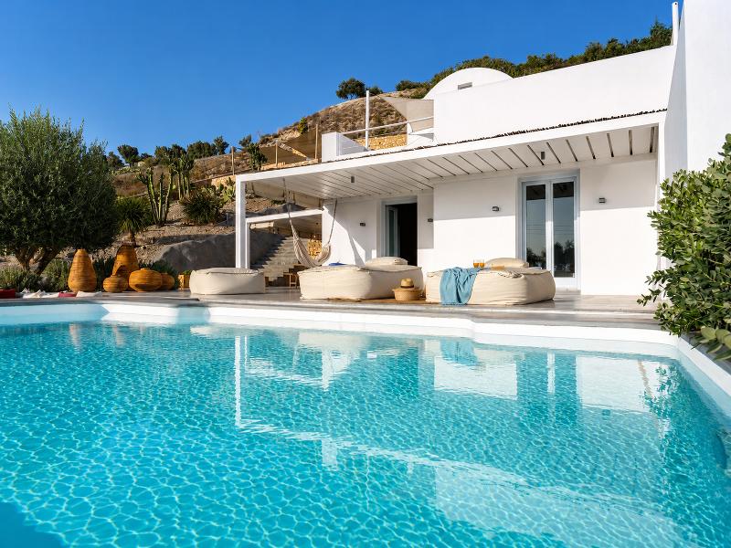 Santorini Heights image