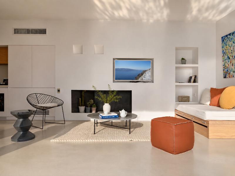 Santorini Heights image