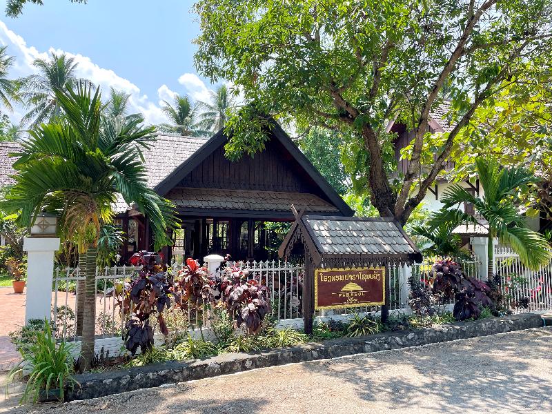 Parasol Blanc Hotel image