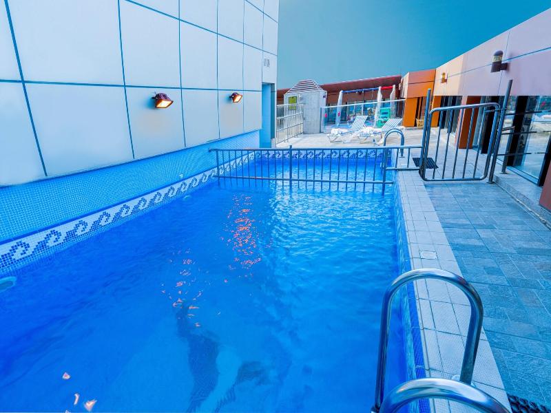 Platinum Suites Hotel Apartments image