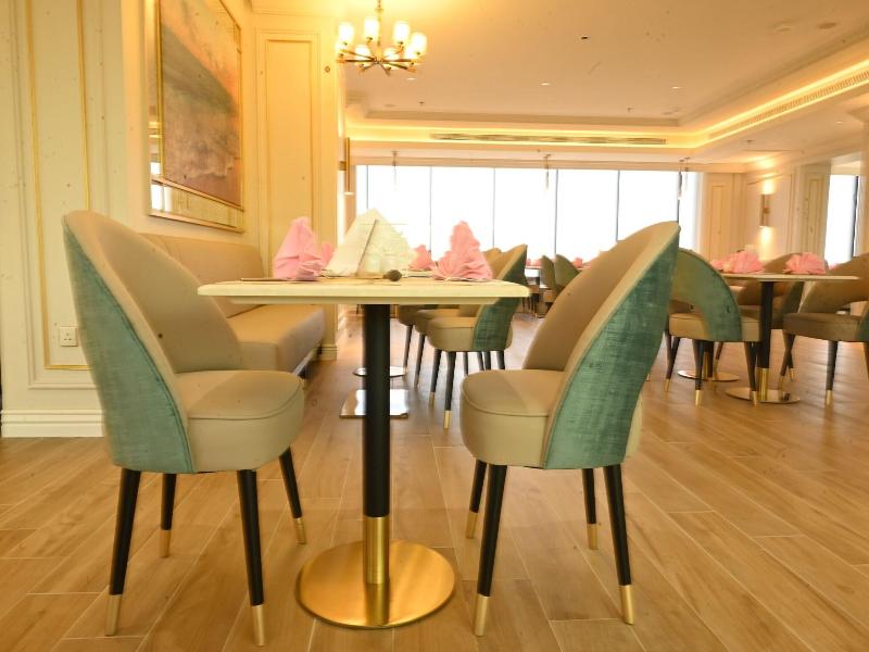 Platinum Suites Hotel Apartments image