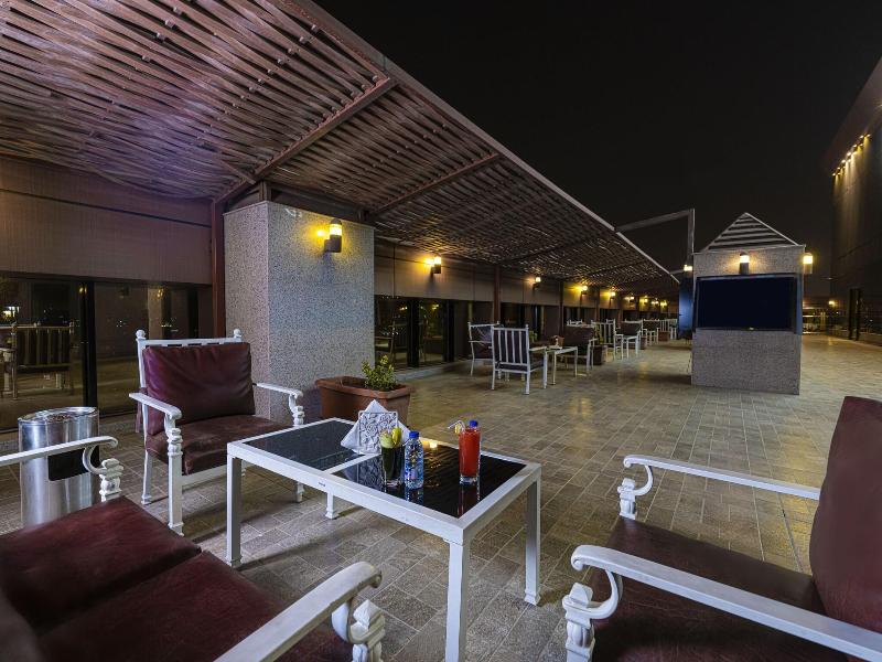 Platinum Suites Hotel Apartments image