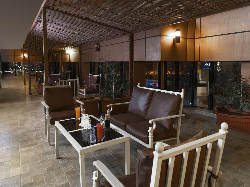 Platinum Suites Hotel Apartments image