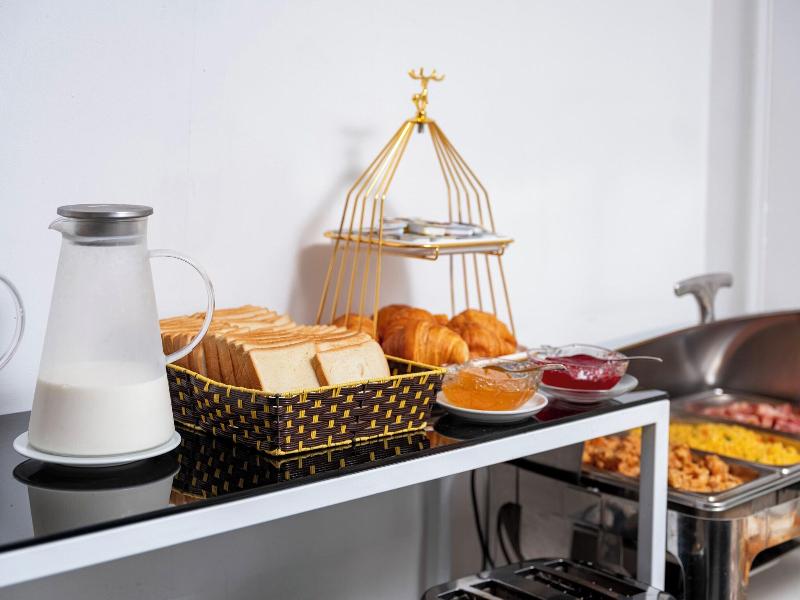 Hanoi Chic Boutique Hotel image