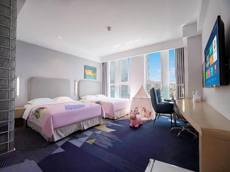 Holiday Inn Express Qingdao West Coast image