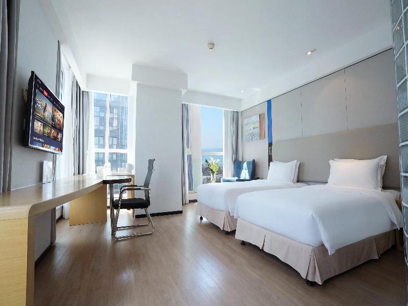 Holiday Inn Express Qingdao West Coast image