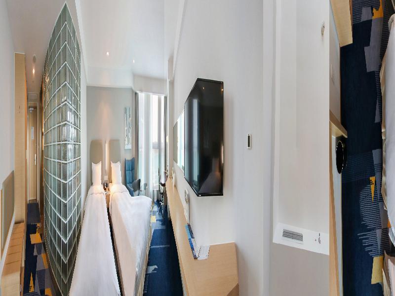 Holiday Inn Express Qingdao West Coast image