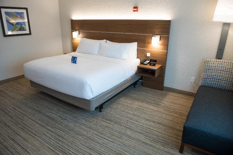 Holiday Inn Express Dayton Sw University Area image