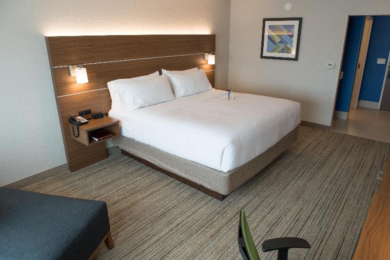 Holiday Inn Express Dayton Sw University Area image