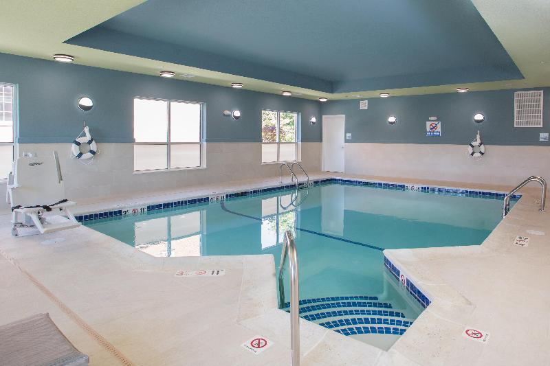 Holiday Inn Express Chelmsford image