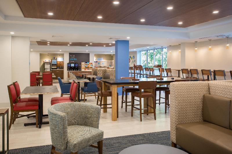 Holiday Inn Express Chelmsford image