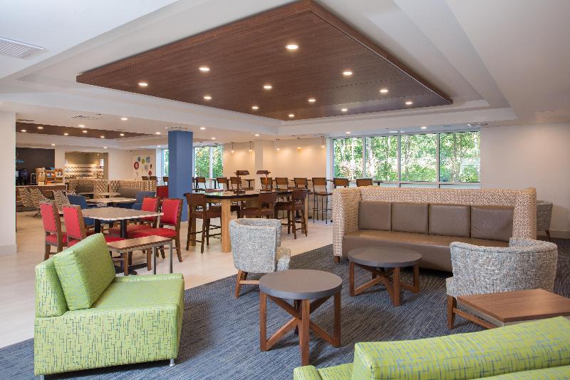 Holiday Inn Express Chelmsford image