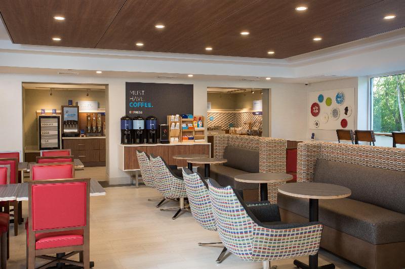 Holiday Inn Express Chelmsford image