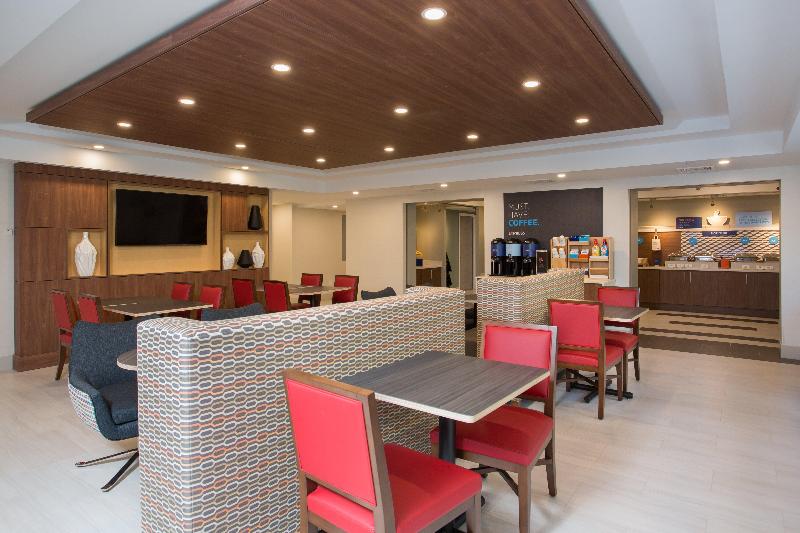 Holiday Inn Express Chelmsford image