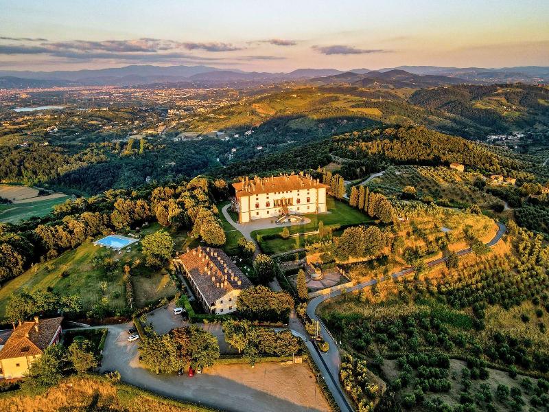 Tenuta Di Artimino Apartments image