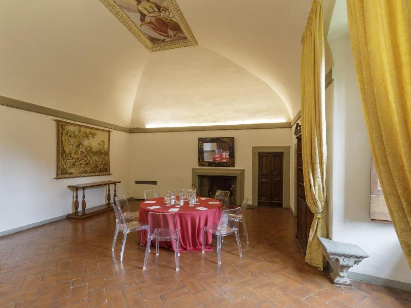 Tenuta Di Artimino Apartments image