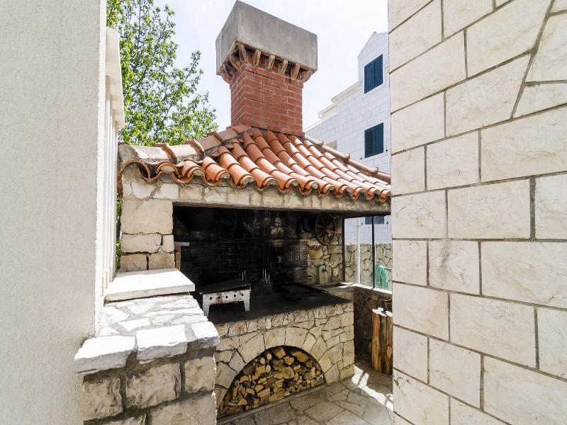 Apartments & Rooms Cina image
