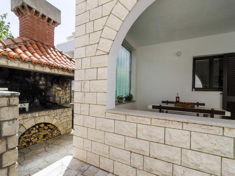 Apartments & Rooms Cina image