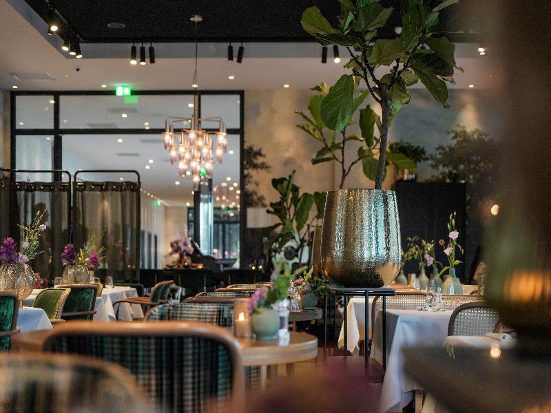 Van der Valk Hotel Amsterdam - Amstel image
