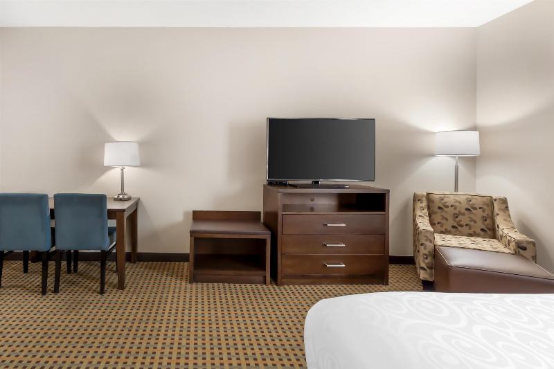 Best Western Plus Hinton Inn & Suites image