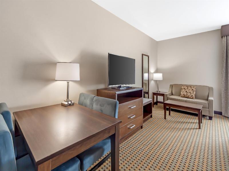 Best Western Plus Hinton Inn & Suites image