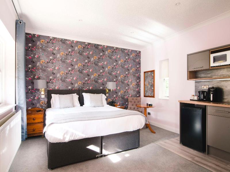 Cricklade House Hotel, Sure Hotel Collection by Be image