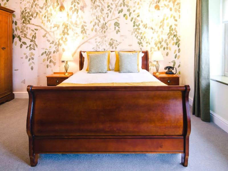Cricklade House Hotel, Sure Hotel Collection by Be image