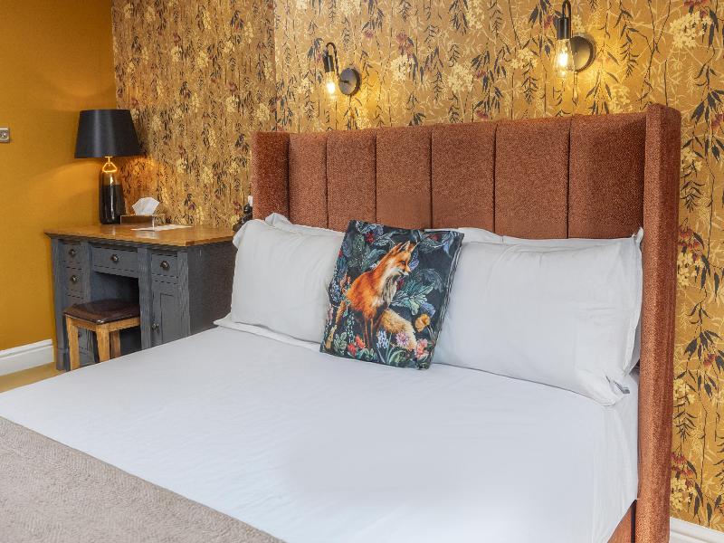 Cricklade House Hotel, Sure Hotel Collection by Be image