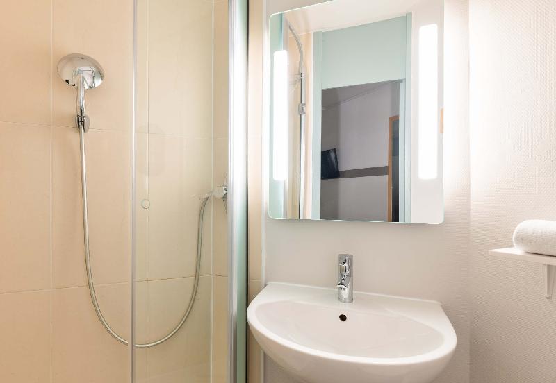 B&B Hôtel LYON Saint-Bonnet Mi-Plaine image