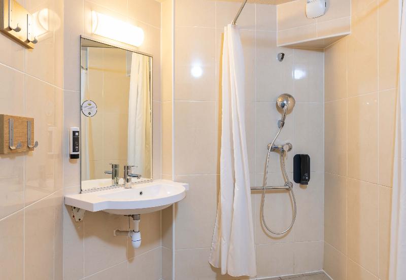 B&B Hôtel LYON Saint-Bonnet Mi-Plaine image