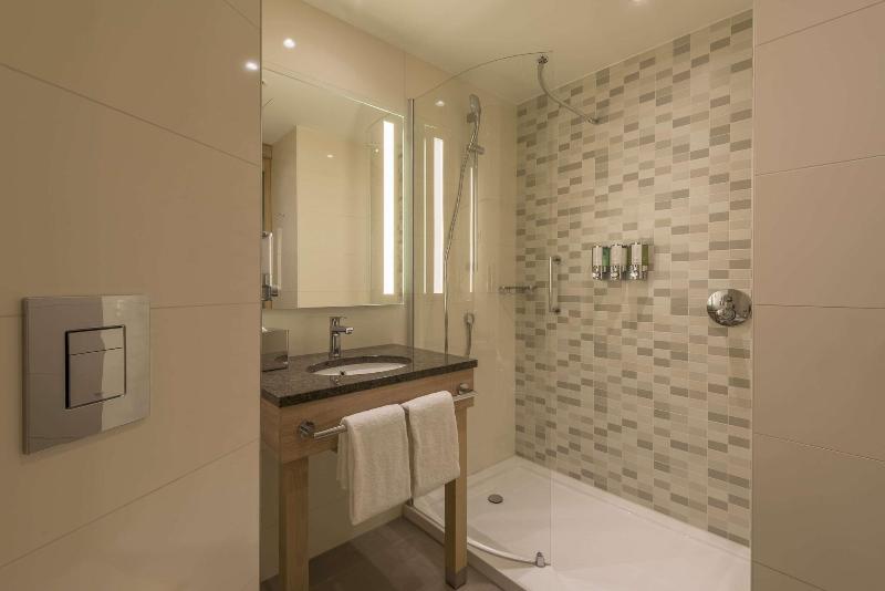 Hampton By Hilton Frankfurt Airport image