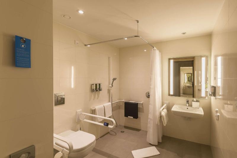 Hampton By Hilton Frankfurt Airport image