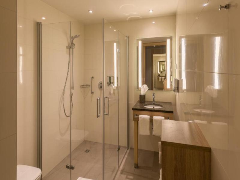 Hampton by Hilton Frankfurt Airport image